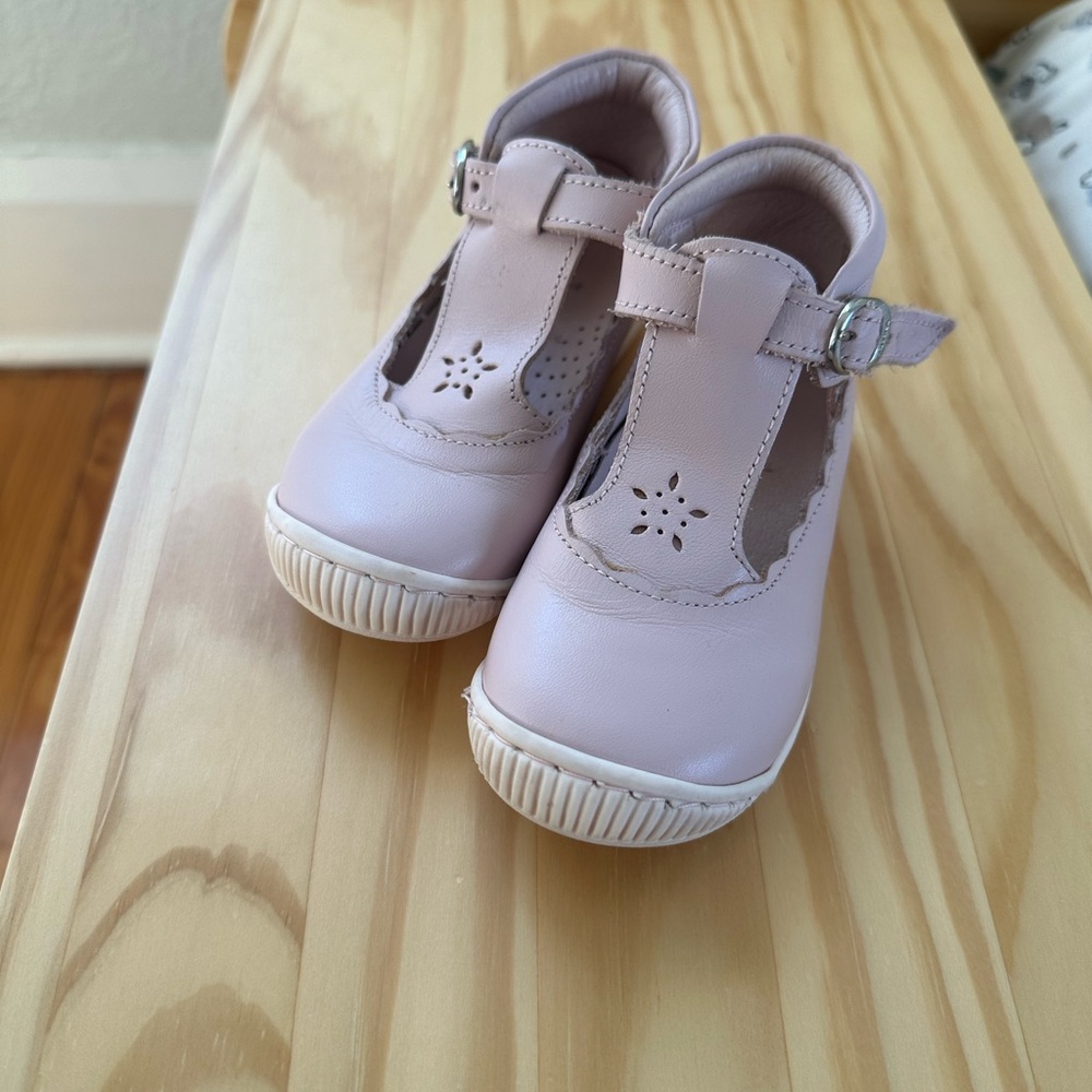 L'Amour "Dottie" Scalloped T-Strap Mary Jane shoes in purple